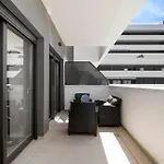 Stunning Flat With Pool&padel By Costarentals - M4 Appartement Estepona