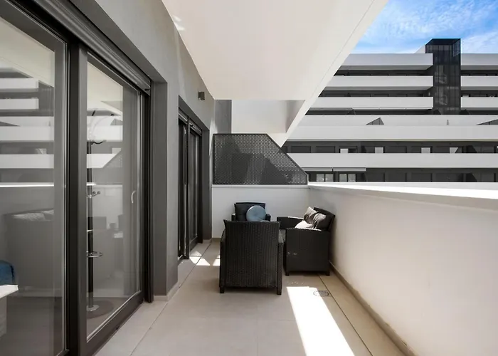 Stunning Flat With Pool&padel By Costarentals - M4 Apartment Estepona